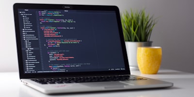 GitHub Copilot과 Cursor AI를 나란히 비교하는 화면